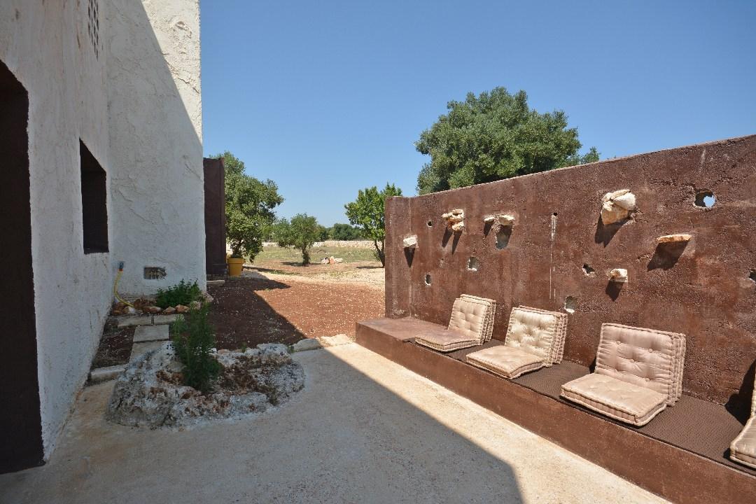 Veranda coperta attrezzata vicino la cucina